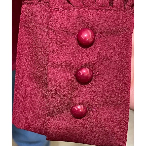 Burgundy Plicated Front, Keyhole Back Longsleeve Blouse Medium NWOT - Picture 4 of 10
